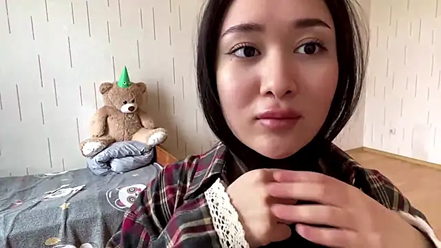 YourMiIa live sex cam