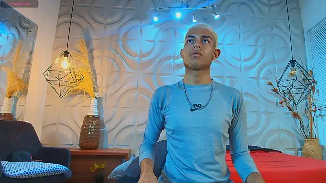 itszairen - ItsZairen's free webcam - UK Sex Cams