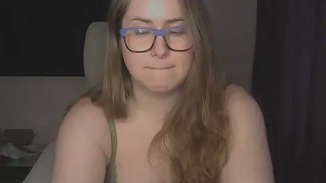 seasonalsomeone - SeasonalSomeone's free webcam - UK Sex Cams