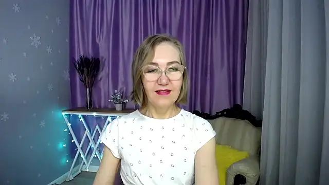 queen_a_n_i - Queen_a_n_i's free webcam - UK Sex Cams