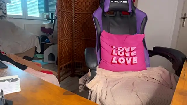 caliiie-of - Caliiie-of's free webcam - UK Sex Cams