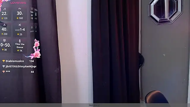 honeymoon_12 - Honeymoon_12's free webcam - UK Sex Cams