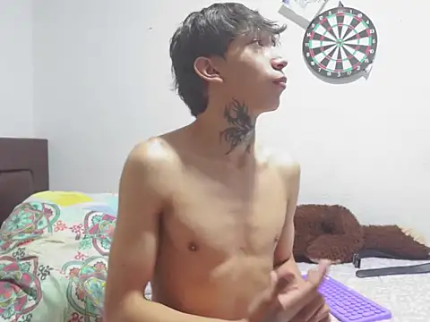 trevordonson_milf (M young) - cum on body and hot ass 🥰😍