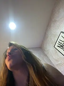 Webcam Model (sexyyykloee)  is live.Free join now!