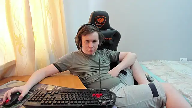 iliaskrislove - Iliaskrislove's free webcam - UK Sex Cams