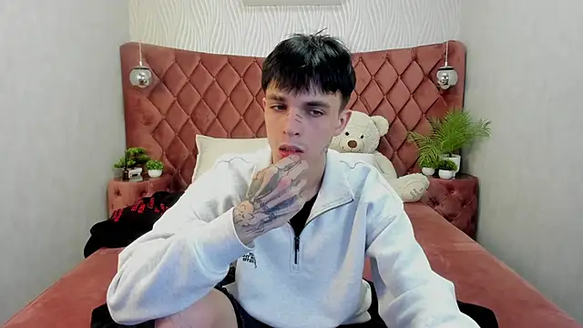 clarkbev (M twink) - Full naked + oil flex💕next -> CumShow💕