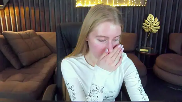 alina_blonde - Alina_Blonde's free webcam - UK Sex Cams