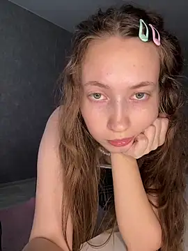 Webcam Model (Holy_Poly)  is live.Free join now!