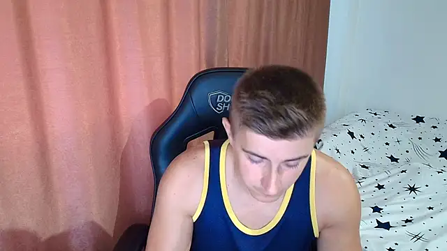 todmuscle9 - TodMuscle9's free webcam - UK Sex Cams