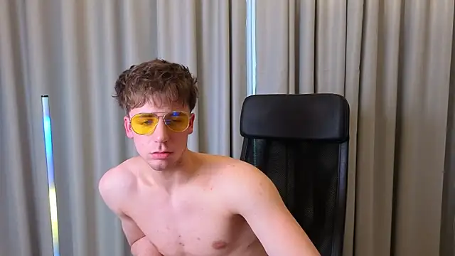 kellenwest - KellenWest's free webcam - UK Sex Cams