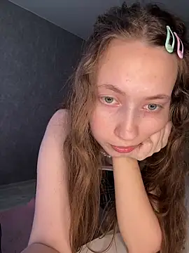 holy_poly - Holy_Poly's free webcam - UK Sex Cams