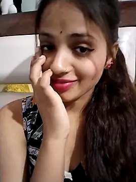 Webcam Model (Naina11100)  is live.Free join now!