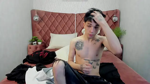 clarkbev (M twink) - Full naked + oil flex💕next -> CumShow💕