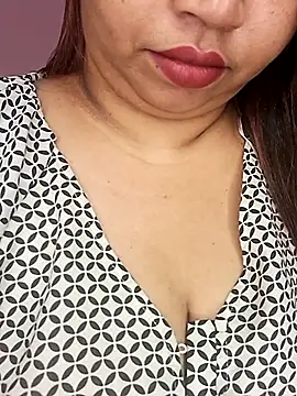 Live sex cam of Ravina_patil1