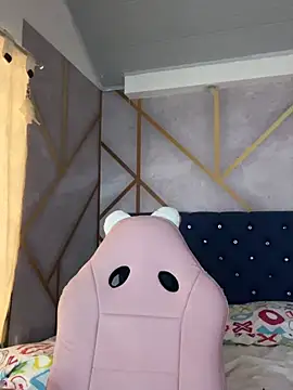 _vaiolet_owo - _vaiolet_owo's free webcam - UK Sex Cams