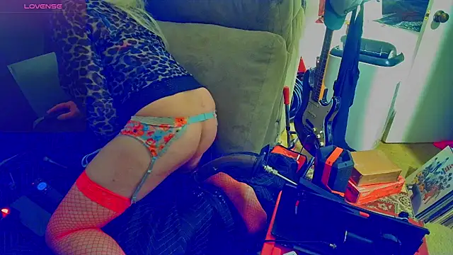 domedoggynow (Ask my age) - Make it to 1000 tokens That's my goal