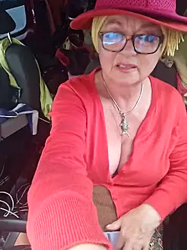 hot-muci - Hot-Muci's free webcam - UK Sex Cams