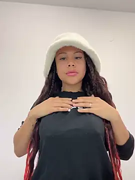 HaileyDiana's live cam