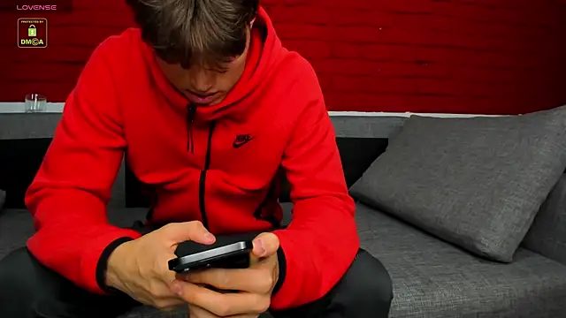 kyle_baker (M young) - Buzz My Ass Untill I Cum :)