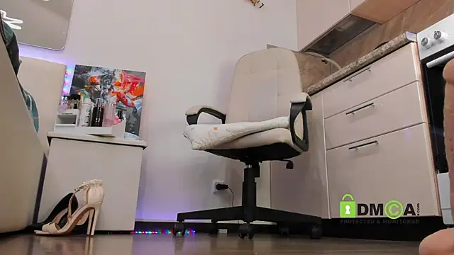 SonyaParadise live sex cam