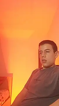 jac0b_x (M twink) - show dick