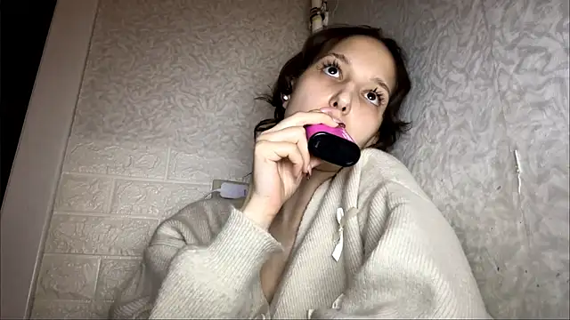 naoomis - Naoomis's free webcam - UK Sex Cams