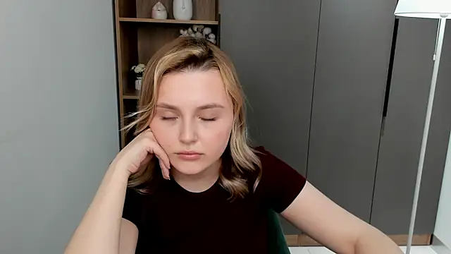 lorrimonz - LorriMonz's free webcam - UK Sex Cams