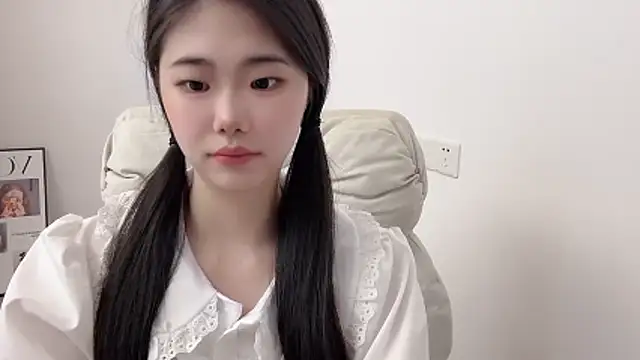 suki-1 - Suki-1's free webcam - UK Sex Cams