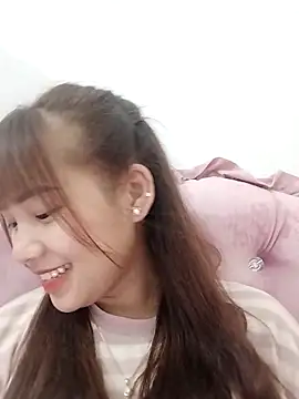 Webcam Model (Linkly-ly) is live