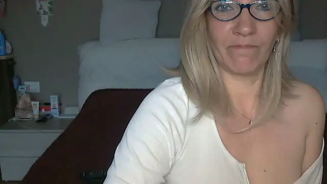 -k-- - -K--'s free webcam - UK Sex Cams