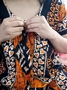 Webcam Model (cooler_007)  is live.Free join now!