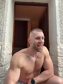 trainwithme - Trainwithme's free webcam - UK Sex Cams