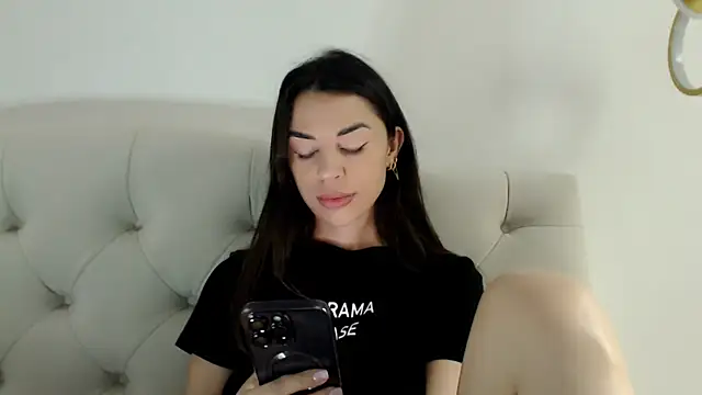 mika_gold - Mika_Gold's free webcam - UK Sex Cams