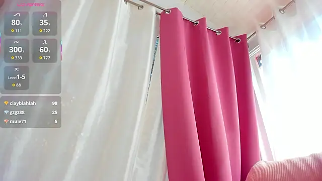 mia__milan - Mia__Milan's free webcam - UK Sex Cams