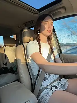 DollyTall's live cam