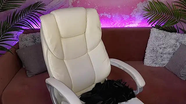 oliviamoore_ - OliviaMoore_'s free webcam