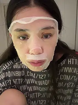 美女caomeibobo在线直播