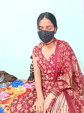 Webcam Model (18_year_old_girl)  is live.Free join now!