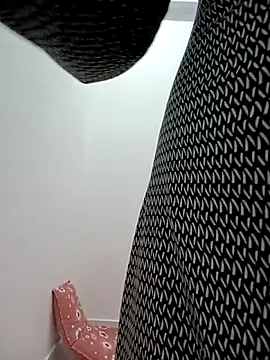 Webcam Model (Your-Sasha7)  is live.Free join now!