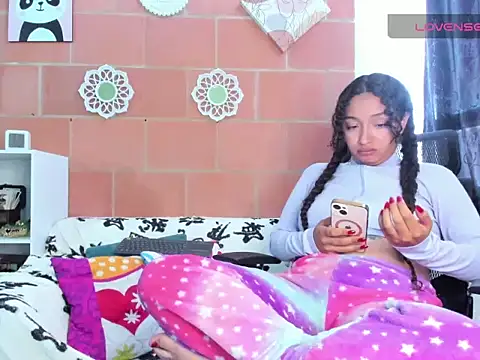 mia_lovea - Mia_lovea's free webcam - UK Sex Cams