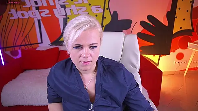 crystalvibe - CrystalVibe's free webcam - UK Sex Cams