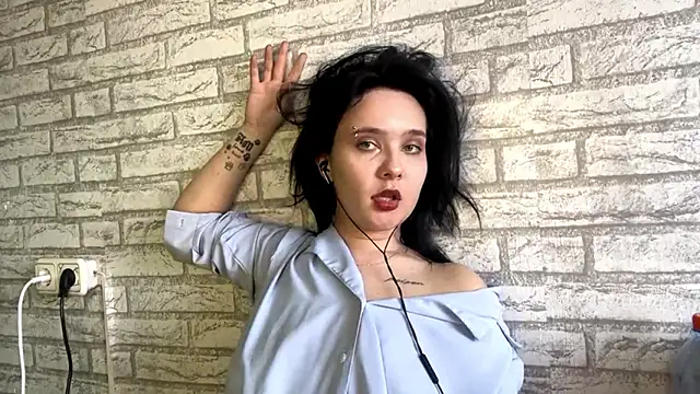 ninamenees - NinaMenees's free webcam - UK Sex Cams