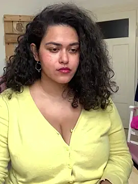 Webcam Model (Curvydesifromgermany)  is live.Free join now!