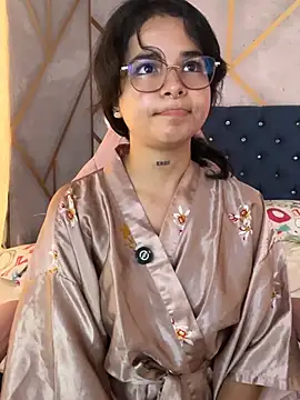 _vaiolet_owo - _vaiolet_owo's free webcam - UK Sex Cams