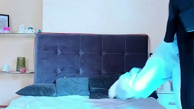 adrianacult - AdrianaCult's free webcam - UK Sex Cams