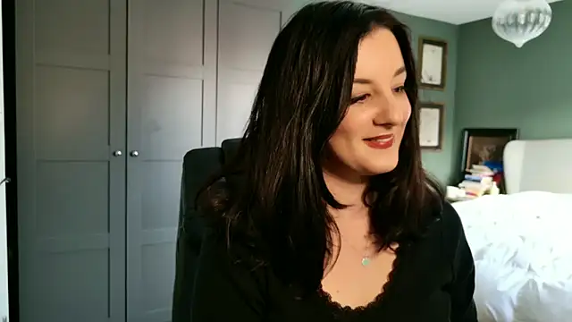 yourcassiexo - Yourcassiexo's free webcam - UK Sex Cams