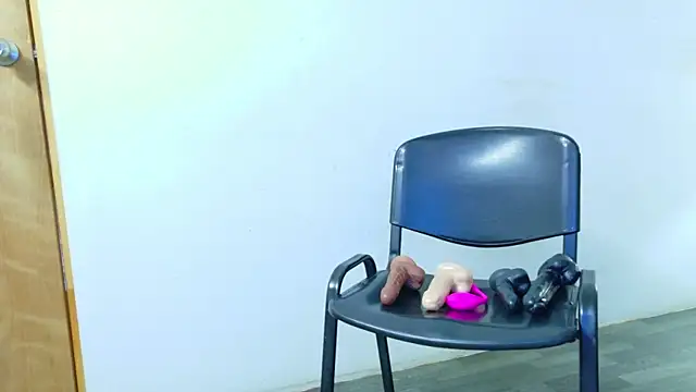 Preview of tinyy_whore18