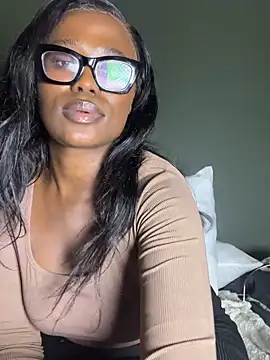 Webcam Model (Moonzy77) is live