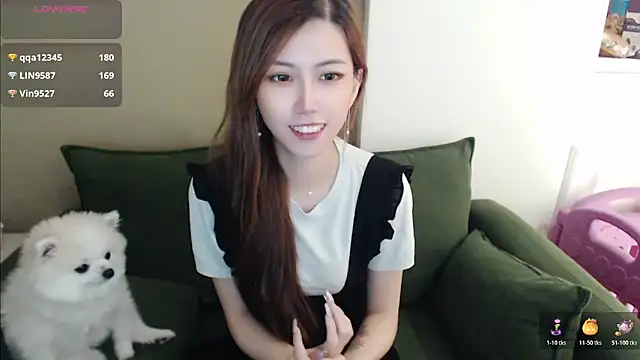 美女whitecat13在线直播