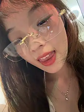 美女meimei_x在线直播